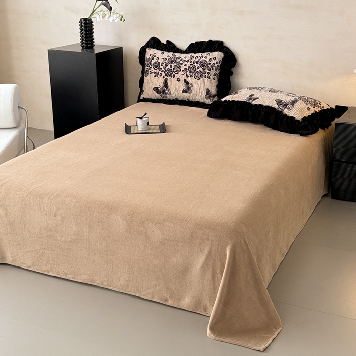 91家纺网 家纺一手货源 找家纺 米莱家纺 2025新款牛奶绒烂花法式花边四件套 蝶舞