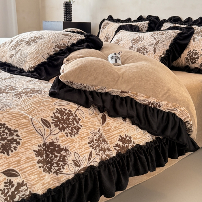 91家纺网 家纺一手货源 找家纺 米莱家纺 2025新款牛奶绒烂花法式花边四件套 曼塔