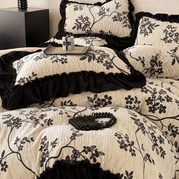 91家纺网 家纺一手货源 找家纺 米莱家纺 2025新款牛奶绒烂花法式花边四件套 米兰