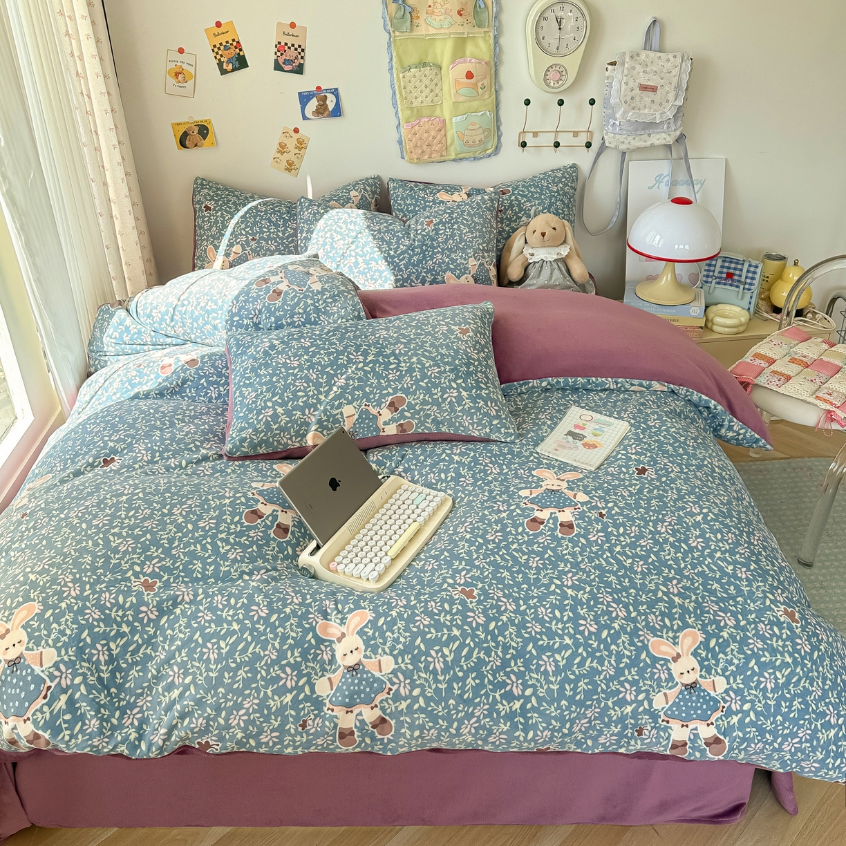 91家纺网 家纺一手货源 找家纺 韩巢家纺 2025新款双面高克重牛奶绒被套单件被罩 背带兔