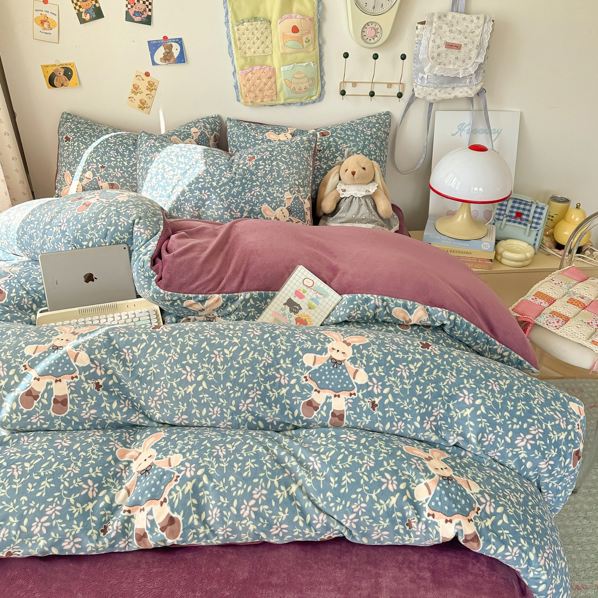 91家纺网 家纺一手货源 找家纺 韩巢家纺 2025新款双面高克重牛奶绒被套单件被罩 背带兔