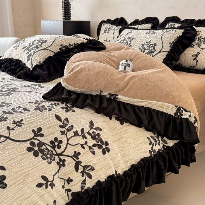 91家纺网 家纺一手货源 找家纺 米莱家纺 2025新款牛奶绒烂花法式花边四件套 米兰