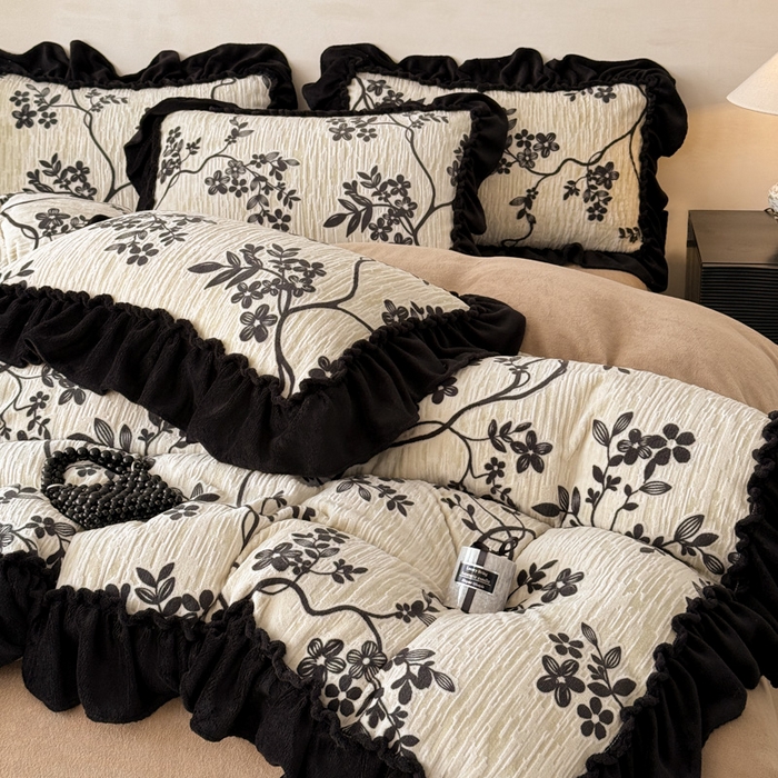 91家纺网 家纺一手货源 找家纺 米莱家纺 2025新款牛奶绒烂花法式花边四件套 米兰