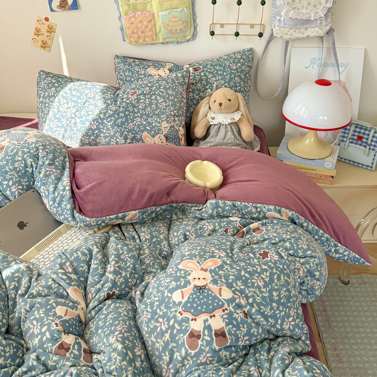 91家纺网 家纺一手货源 找家纺 韩巢家纺 2025新款双面高克重牛奶绒被套单件被罩 背带兔