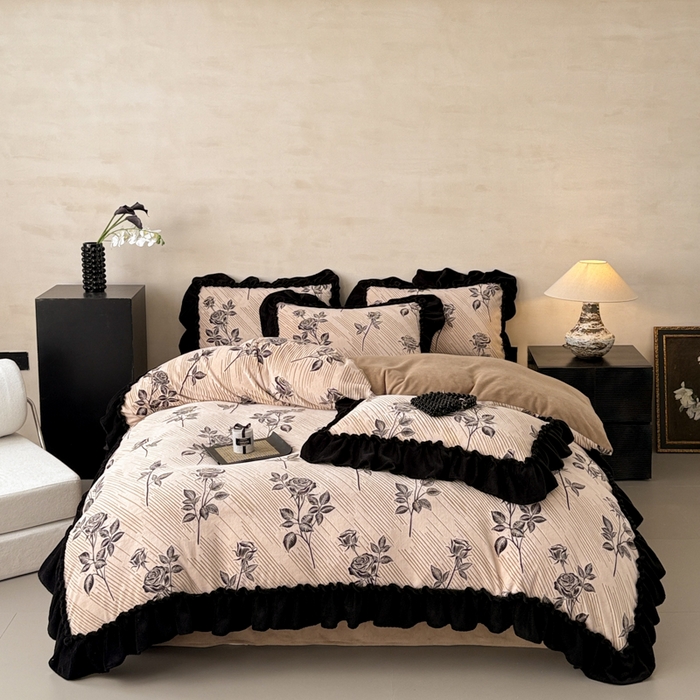 91家纺网 家纺一手货源 找家纺 米莱家纺 2025新款牛奶绒烂花法式花边四件套 秋露