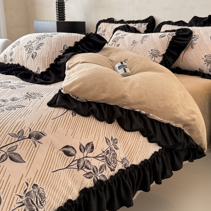 91家纺网 家纺一手货源 找家纺 米莱家纺 2025新款牛奶绒烂花法式花边四件套 秋露