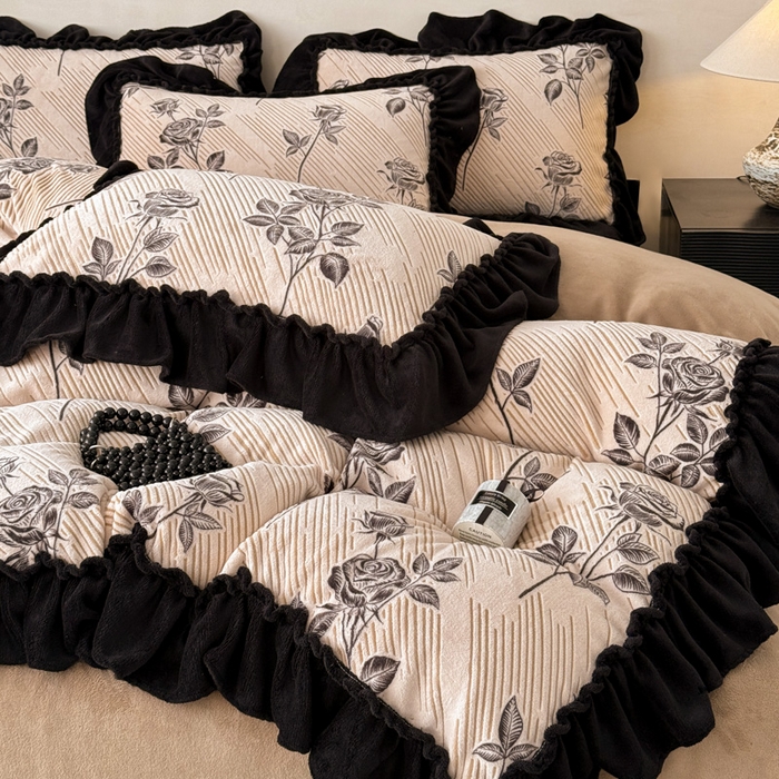 91家纺网 家纺一手货源 找家纺 米莱家纺 2025新款牛奶绒烂花法式花边四件套 秋露