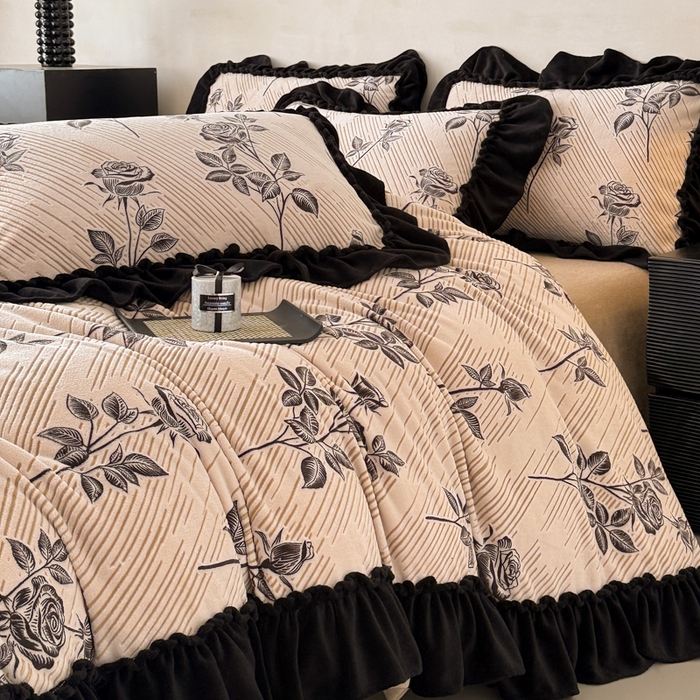 91家纺网 家纺一手货源 找家纺 米莱家纺 2025新款牛奶绒烂花法式花边四件套 秋露