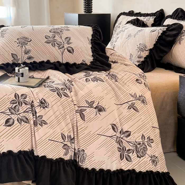 91家纺网 家纺一手货源 找家纺 米莱家纺 2025新款牛奶绒烂花法式花边四件套 秋露