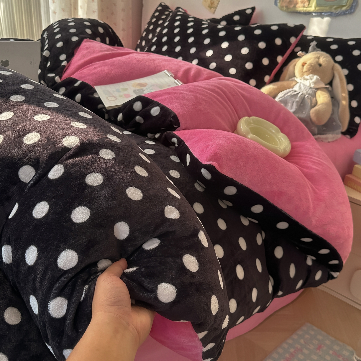 91家纺网 家纺一手货源 找家纺 韩巢家纺 2025新款双面高克重牛奶绒被套单件被罩 黑珍珠