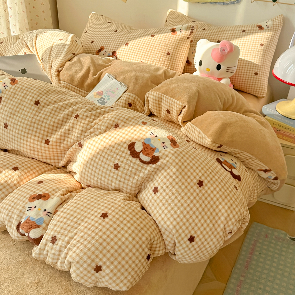 91家纺网 家纺一手货源 找家纺 韩巢家纺 2025新款双面高克重牛奶绒被套单件被罩 可可猫星