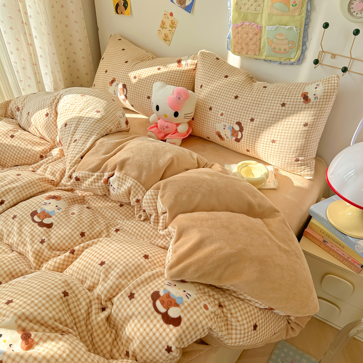 91家纺网 家纺一手货源 找家纺 韩巢家纺 2025新款双面高克重牛奶绒被套单件被罩 可可猫星