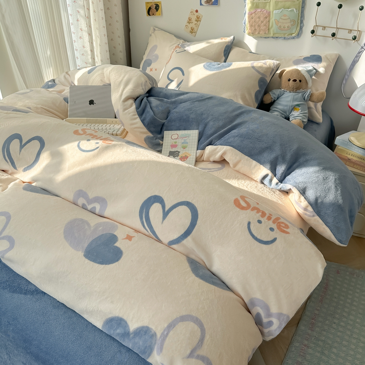 91家纺网 家纺一手货源 找家纺 韩巢家纺 2025新款双面高克重牛奶绒被套单件被罩 蜡笔心