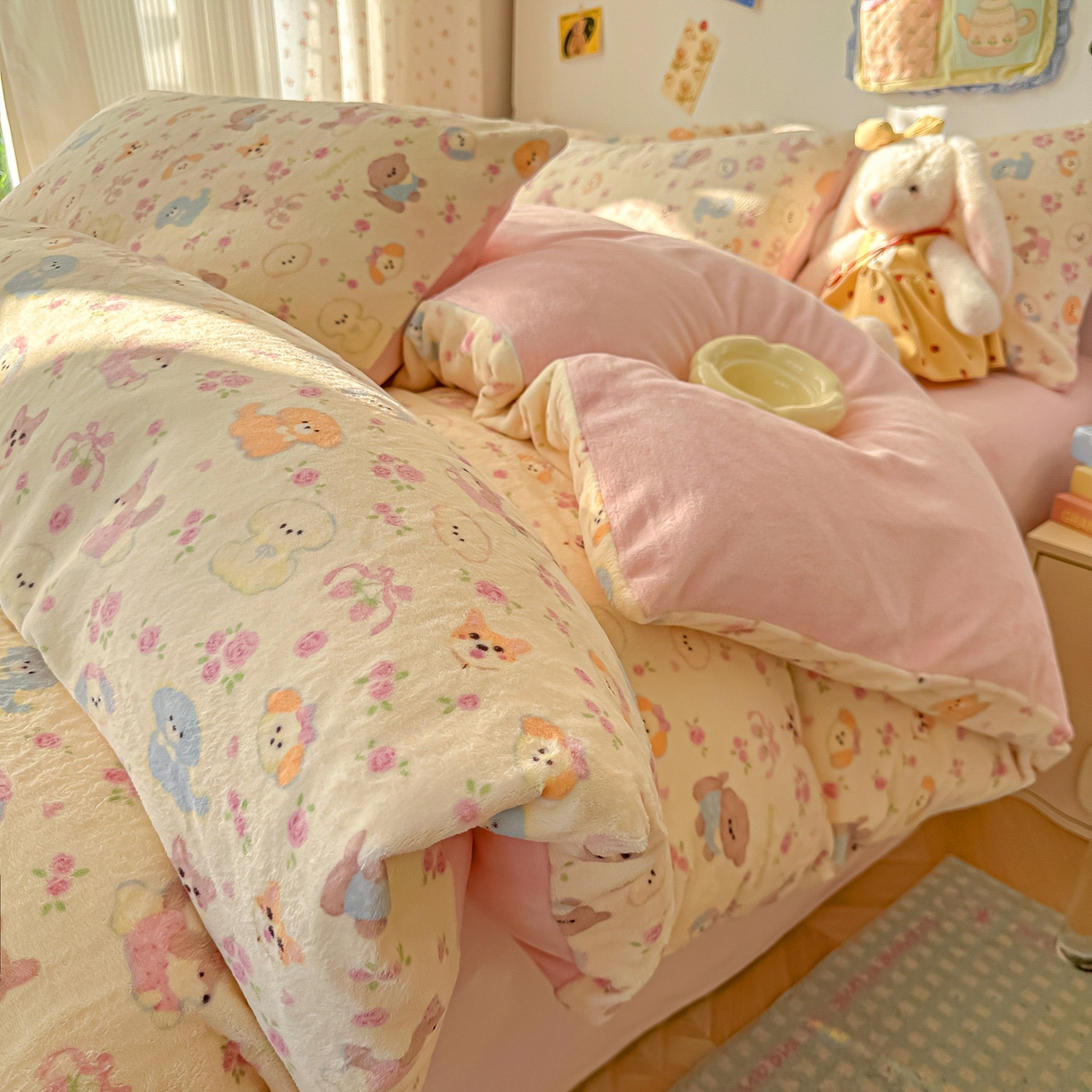 91家纺网 家纺一手货源 找家纺 韩巢家纺 2025新款双面高克重牛奶绒被套单件被罩 卖萌修狗