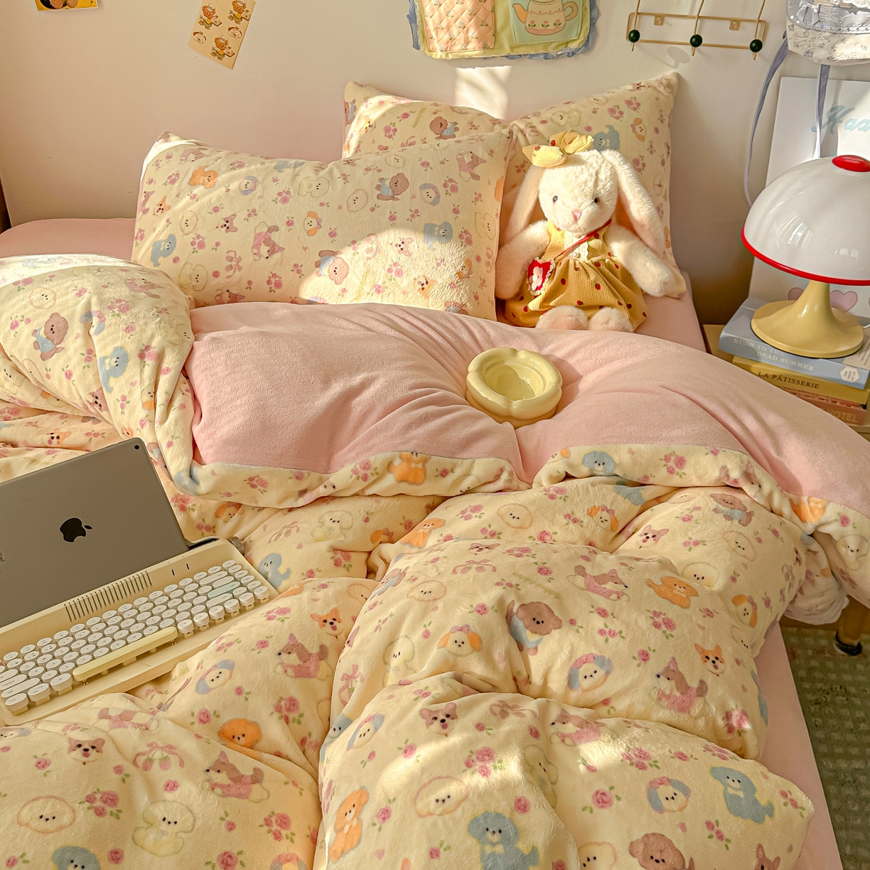 91家纺网 家纺一手货源 找家纺 韩巢家纺 2025新款双面高克重牛奶绒被套单件被罩 卖萌修狗