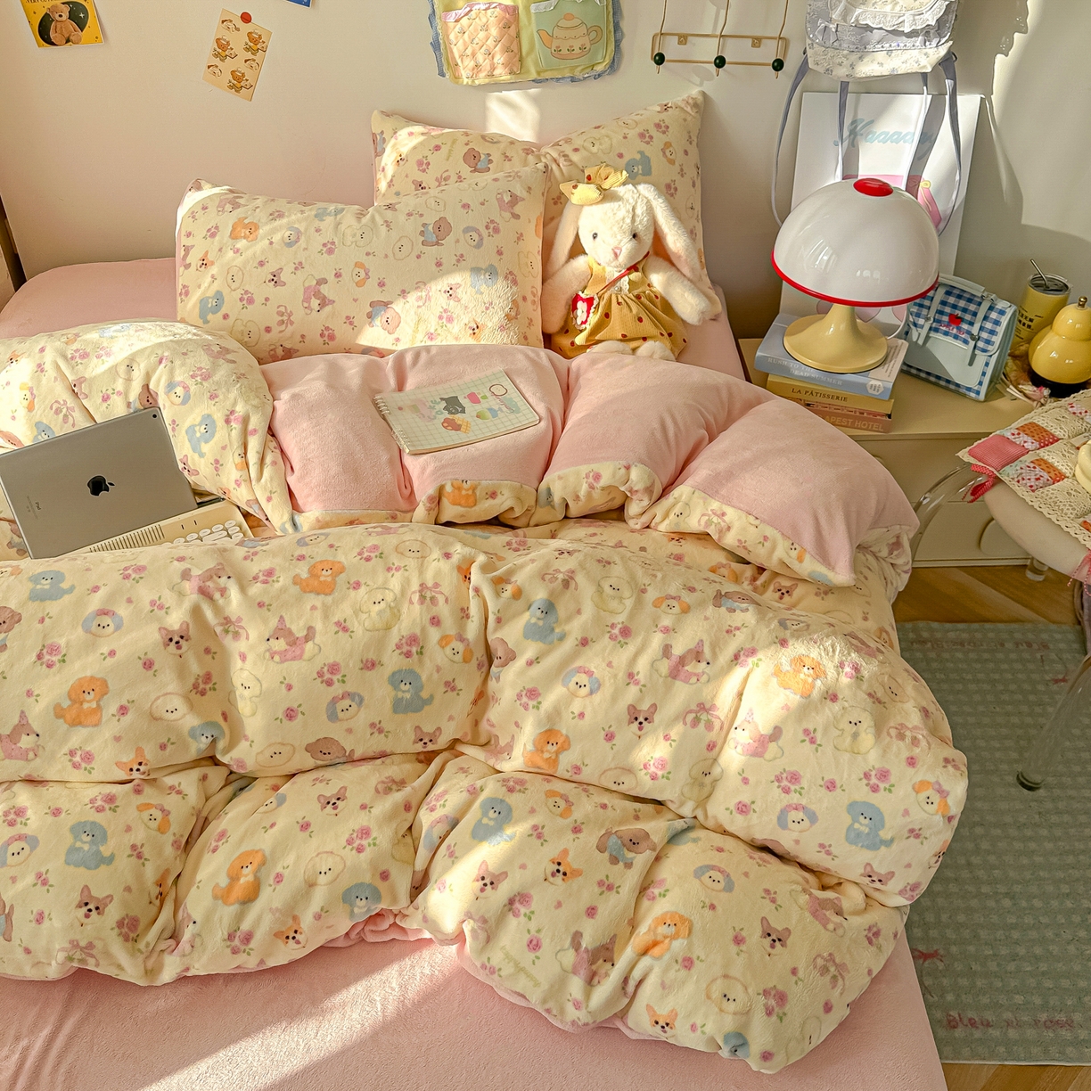 91家纺网 家纺一手货源 找家纺 韩巢家纺 2025新款双面高克重牛奶绒被套单件被罩 卖萌修狗