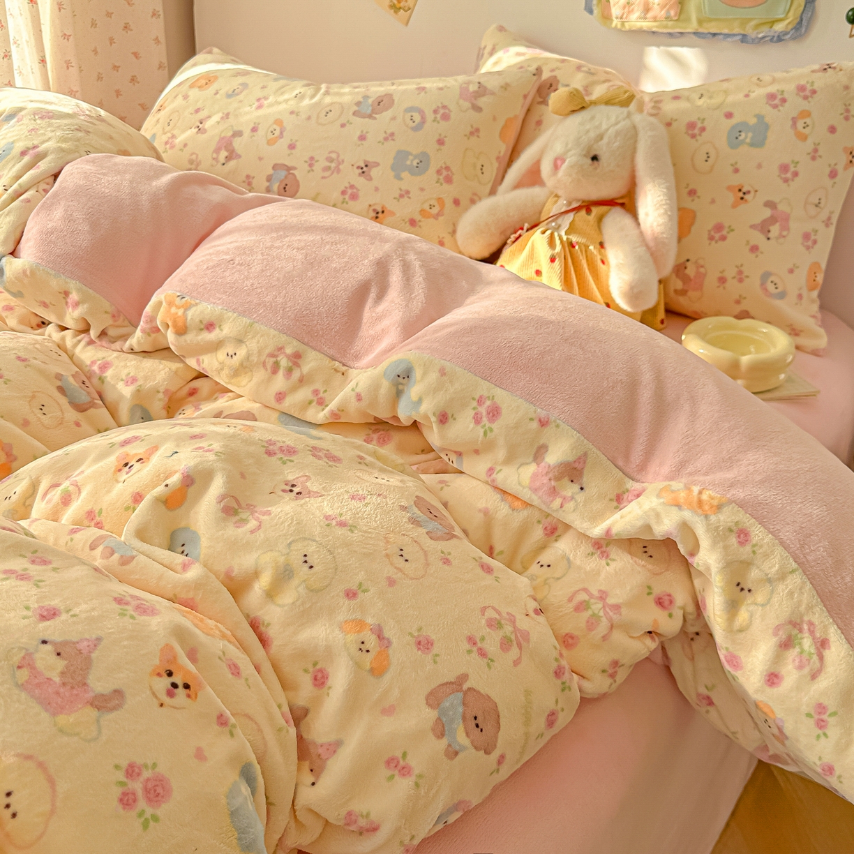 91家纺网 家纺一手货源 找家纺 韩巢家纺 2025新款双面高克重牛奶绒被套单件被罩 卖萌修狗