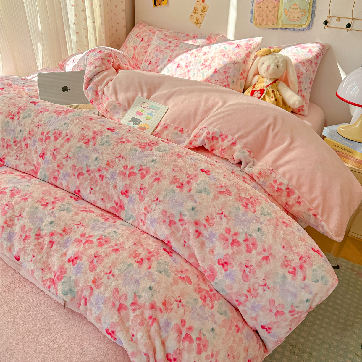 91家纺网 家纺一手货源 找家纺 韩巢家纺 2025新款双面高克重牛奶绒被套单件被罩 玫瑰粉黛