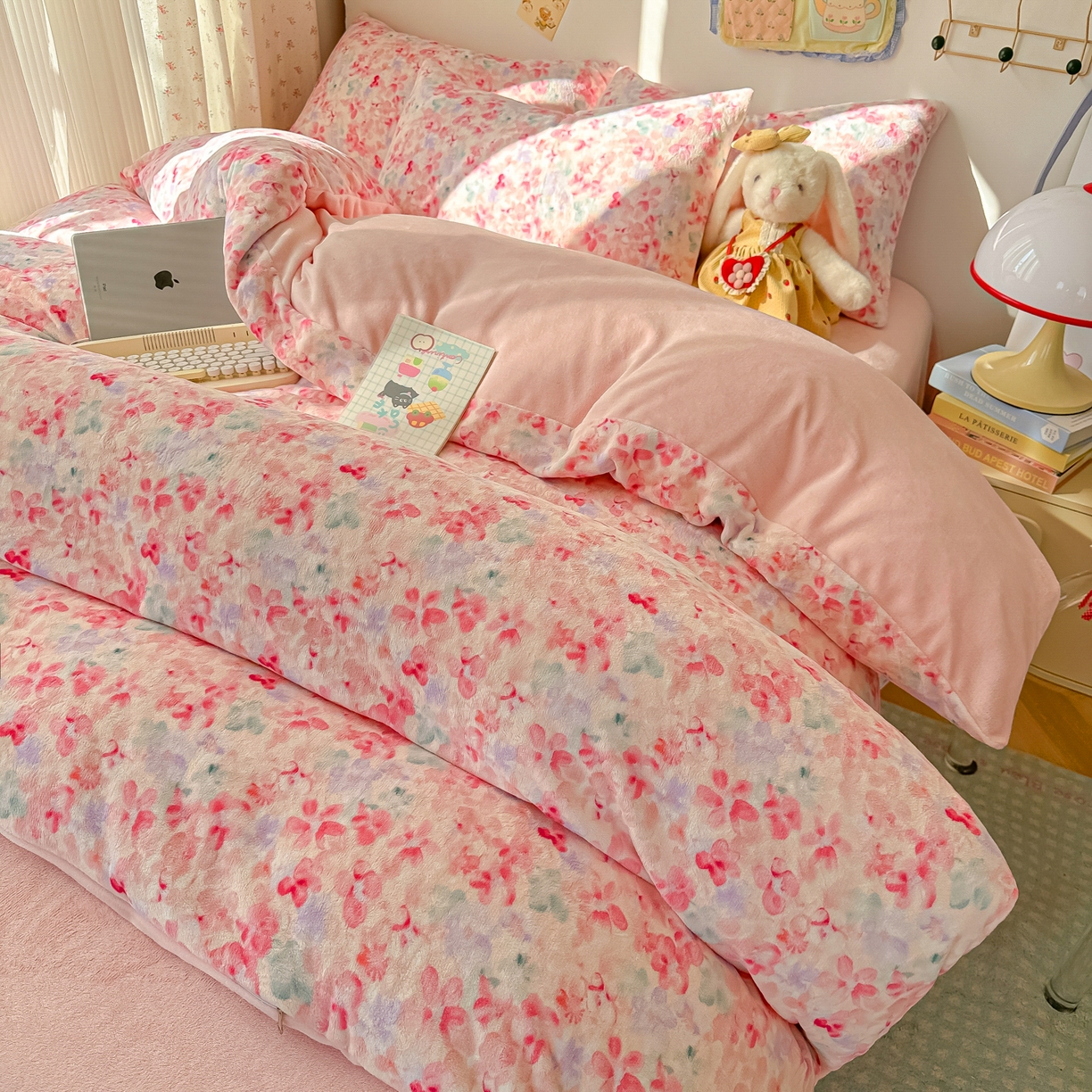 91家纺网 家纺一手货源 找家纺 韩巢家纺 2025新款双面高克重牛奶绒被套单件被罩 玫瑰粉黛