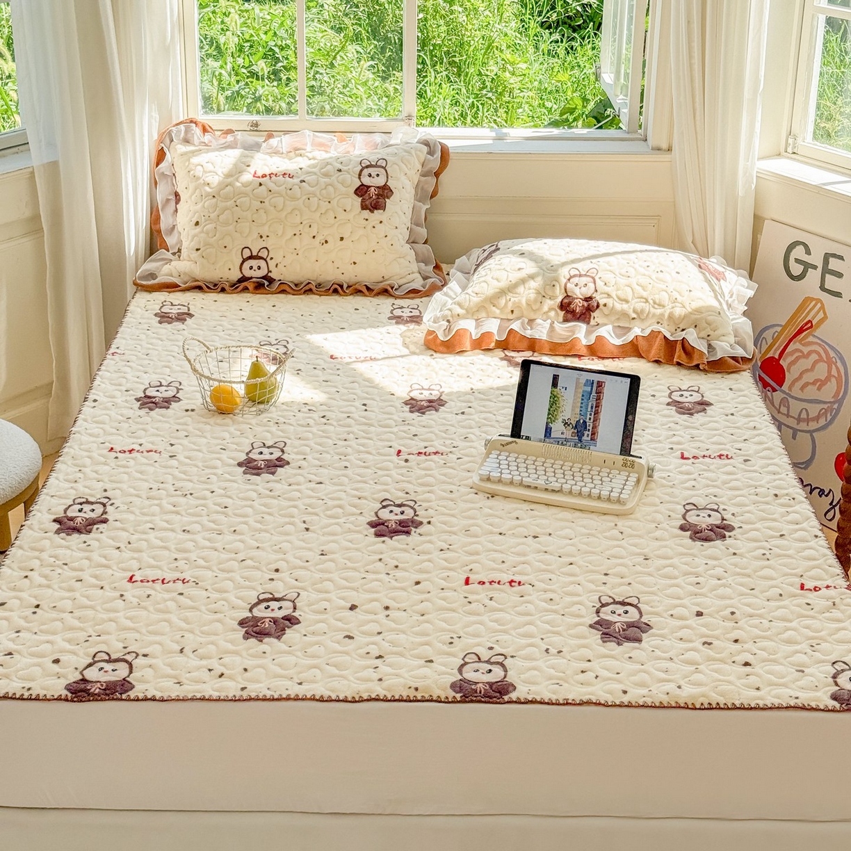 91家纺网 家纺一手货源 找家纺 禧缘家纺（原梦想家） 2025新款牛奶绒三角针绑带款夹棉床笠床单 布布乐园-绑带款