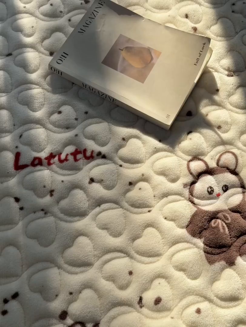 91家纺网 家纺一手货源 找家纺 禧缘家纺（原梦想家） 2025新款牛奶绒三角针绑带款夹棉床笠床单 布布乐园-绑带款