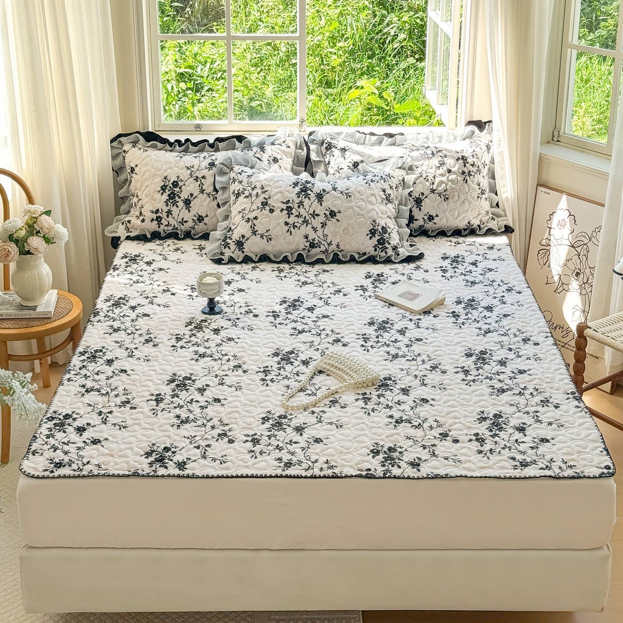 91家纺网 家纺一手货源 找家纺 禧缘家纺（原梦想家） 2025新款牛奶绒三角针绑带款夹棉床笠床单 步步生花-绑带款