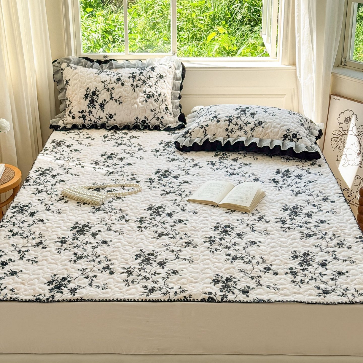 91家纺网 家纺一手货源 找家纺 禧缘家纺（原梦想家） 2025新款牛奶绒三角针绑带款夹棉床笠床单 步步生花-绑带款