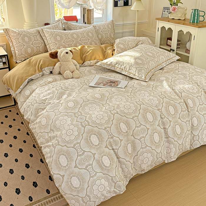 91家纺网 家纺一手货源 找家纺 优选直播新款全棉磨毛喷气印花四件套加厚纯棉三件套（一字绣工艺款）学生三件套 萝莉