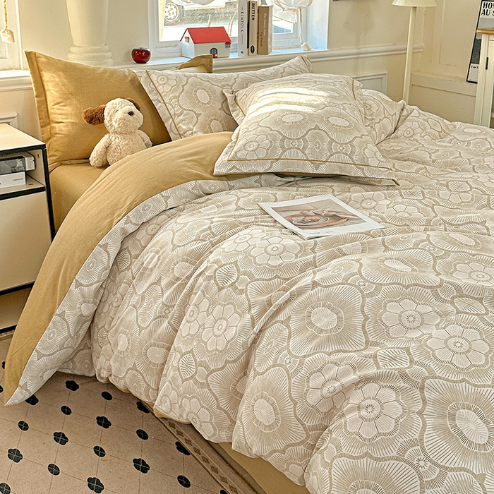 91家纺网 家纺一手货源 找家纺 优选直播新款全棉磨毛喷气印花四件套加厚纯棉三件套（一字绣工艺款）学生三件套 萝莉