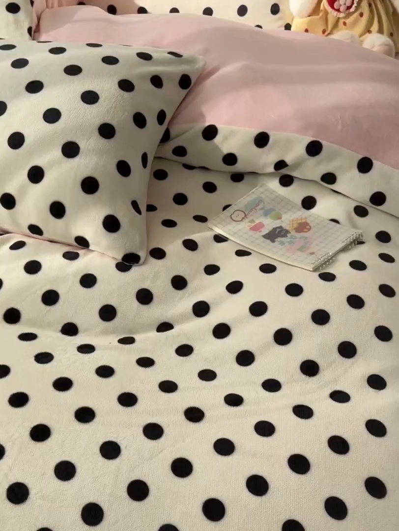 91家纺网 家纺一手货源 找家纺 韩巢家纺 2025新款双面高克重牛奶绒被套单件被罩 米珍珠