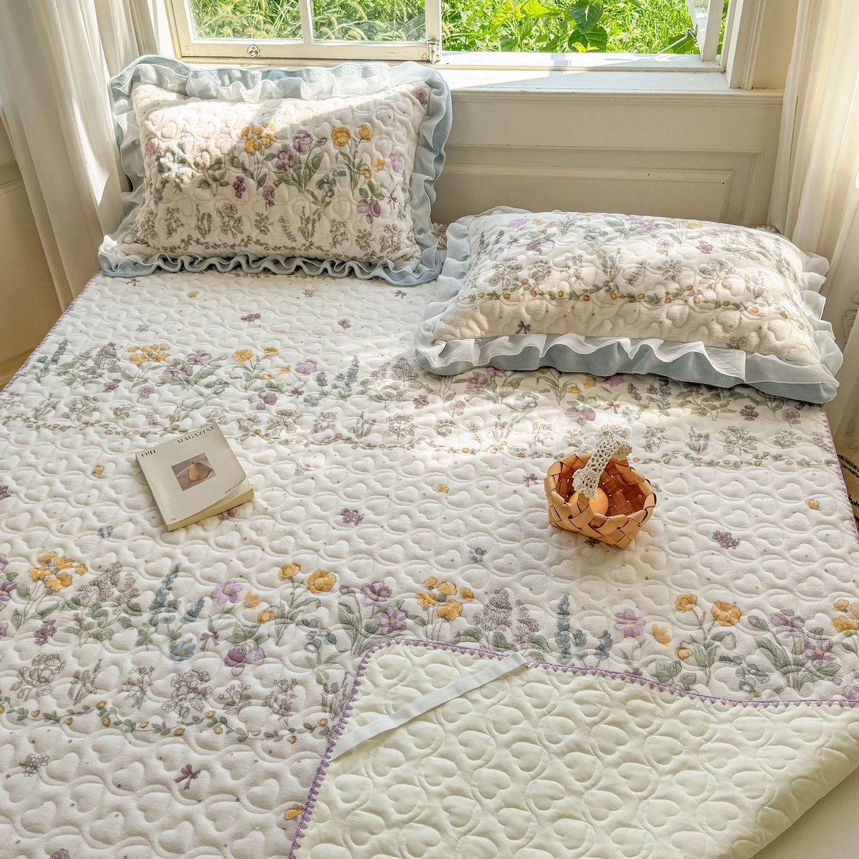 91家纺网 家纺一手货源 找家纺 禧缘家纺（原梦想家） 2025新款牛奶绒三角针绑带款夹棉床笠床单 蓝铃风语-绑带款