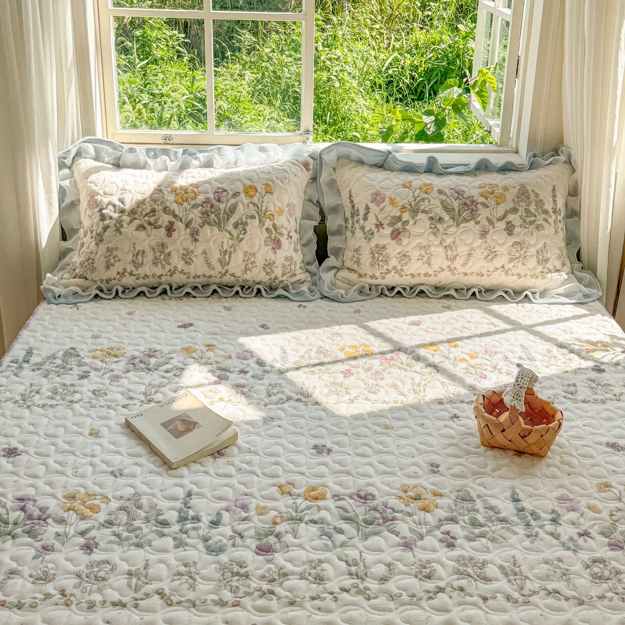 91家纺网 家纺一手货源 找家纺 禧缘家纺（原梦想家） 2025新款牛奶绒三角针绑带款夹棉床笠床单 蓝铃风语-绑带款