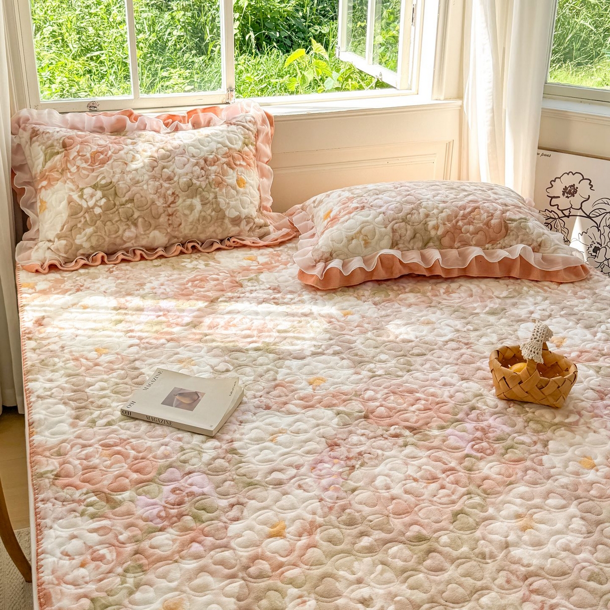 91家纺网 家纺一手货源 找家纺 禧缘家纺（原梦想家） 2025新款牛奶绒三角针绑带款夹棉床笠床单 浪漫花开-绑带款