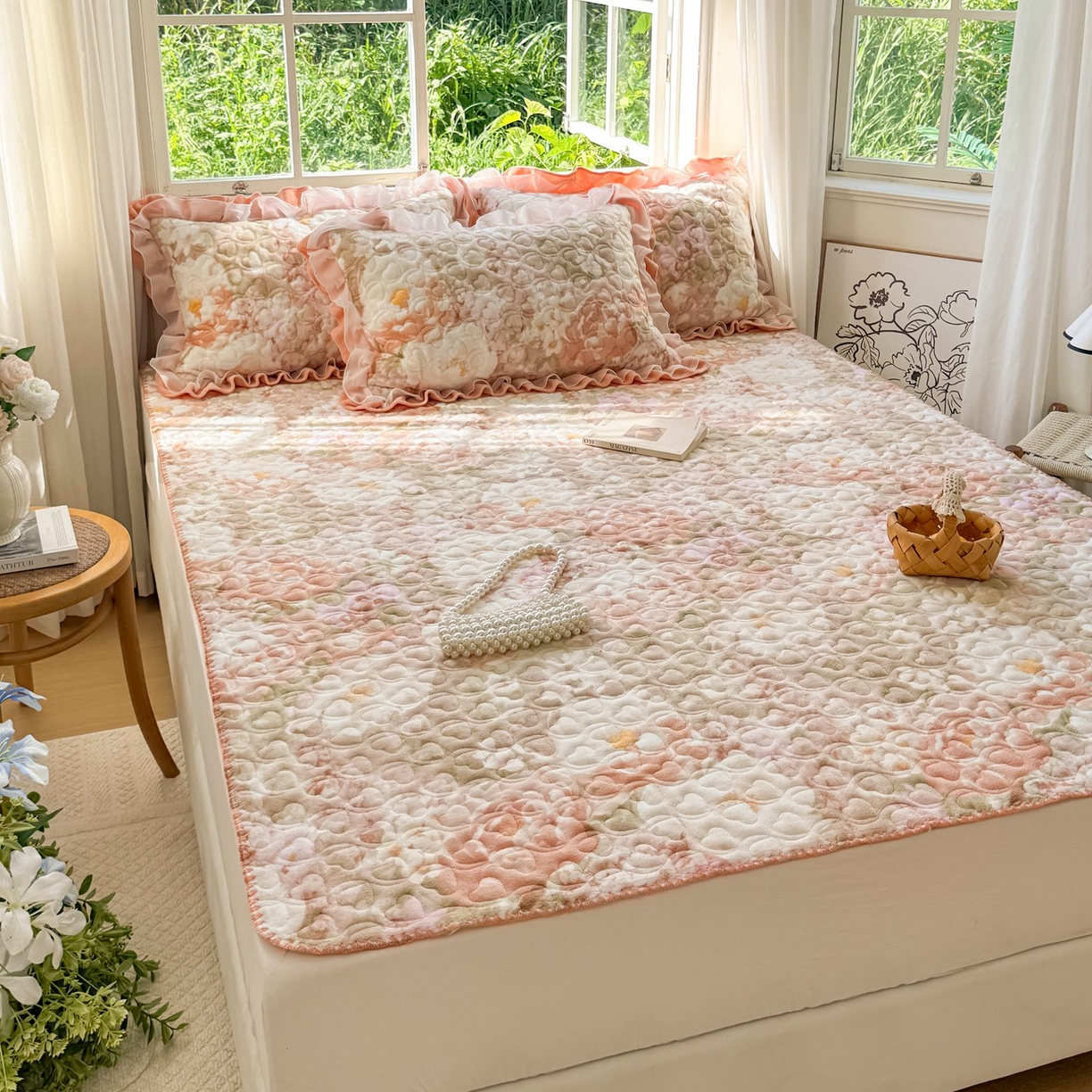 91家纺网 家纺一手货源 找家纺 禧缘家纺（原梦想家） 2025新款牛奶绒三角针绑带款夹棉床笠床单 浪漫花开-绑带款