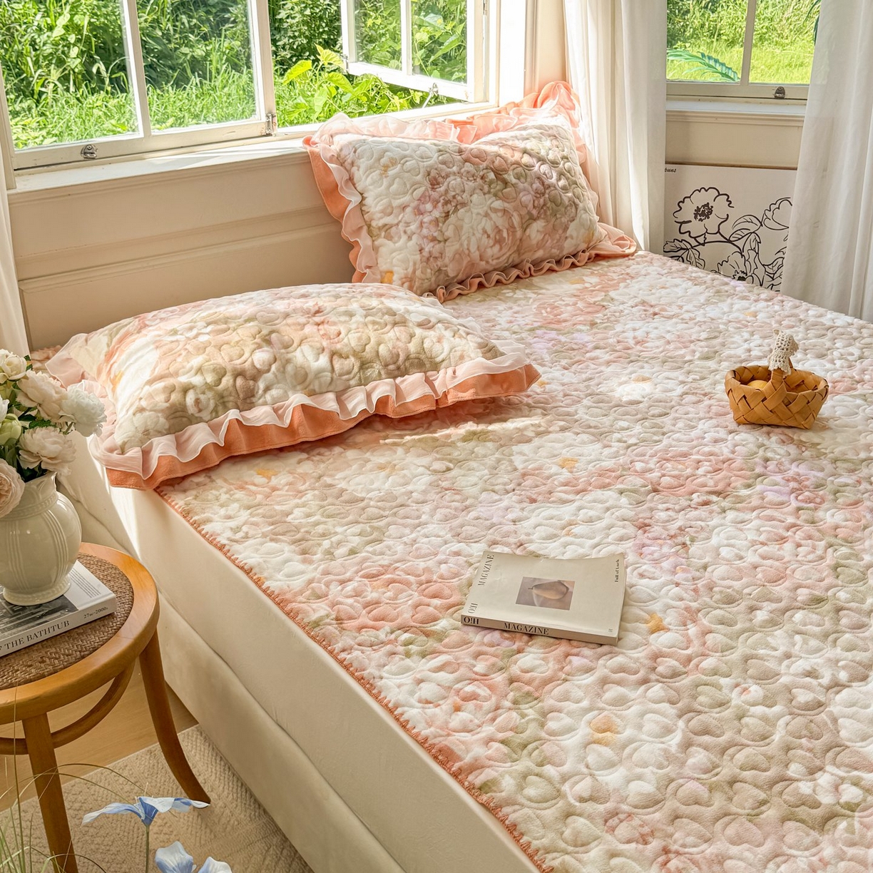 91家纺网 家纺一手货源 找家纺 禧缘家纺（原梦想家） 2025新款牛奶绒三角针绑带款夹棉床笠床单 浪漫花开-绑带款