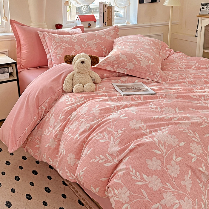 91家纺网 家纺一手货源 找家纺 优选直播新款全棉磨毛喷气印花四件套加厚纯棉三件套（一字绣工艺款）学生三件套 绮梦