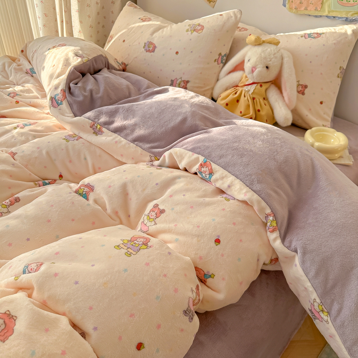 91家纺网 家纺一手货源 找家纺 韩巢家纺 2025新款双面高克重牛奶绒被套单件被罩 奶糖少女