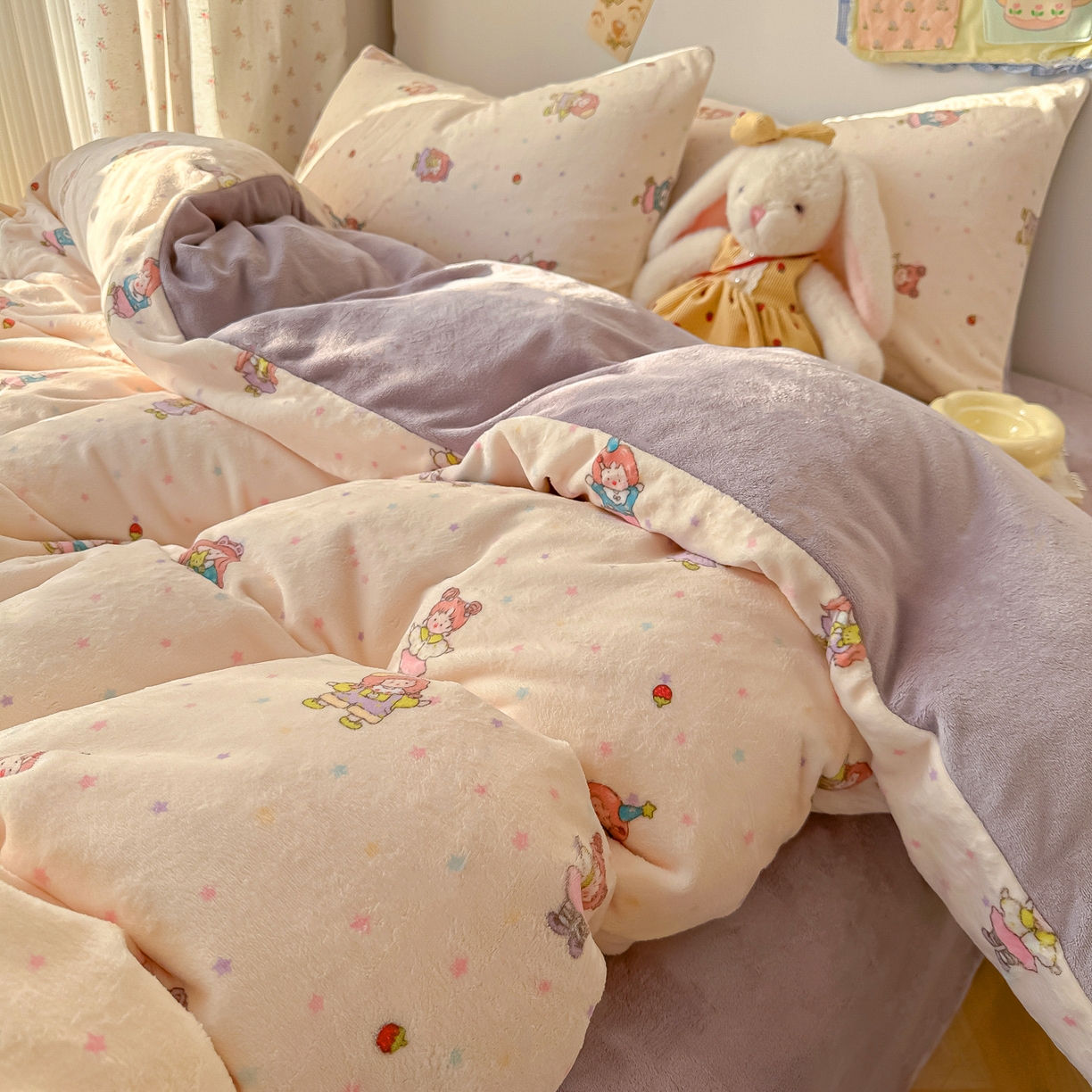 91家纺网 家纺一手货源 找家纺 韩巢家纺 2025新款双面高克重牛奶绒被套单件被罩 奶糖少女