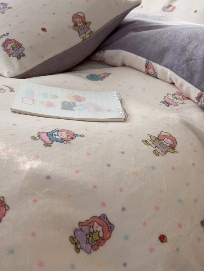 91家纺网 家纺一手货源 找家纺 韩巢家纺 2025新款双面高克重牛奶绒被套单件被罩 奶糖少女