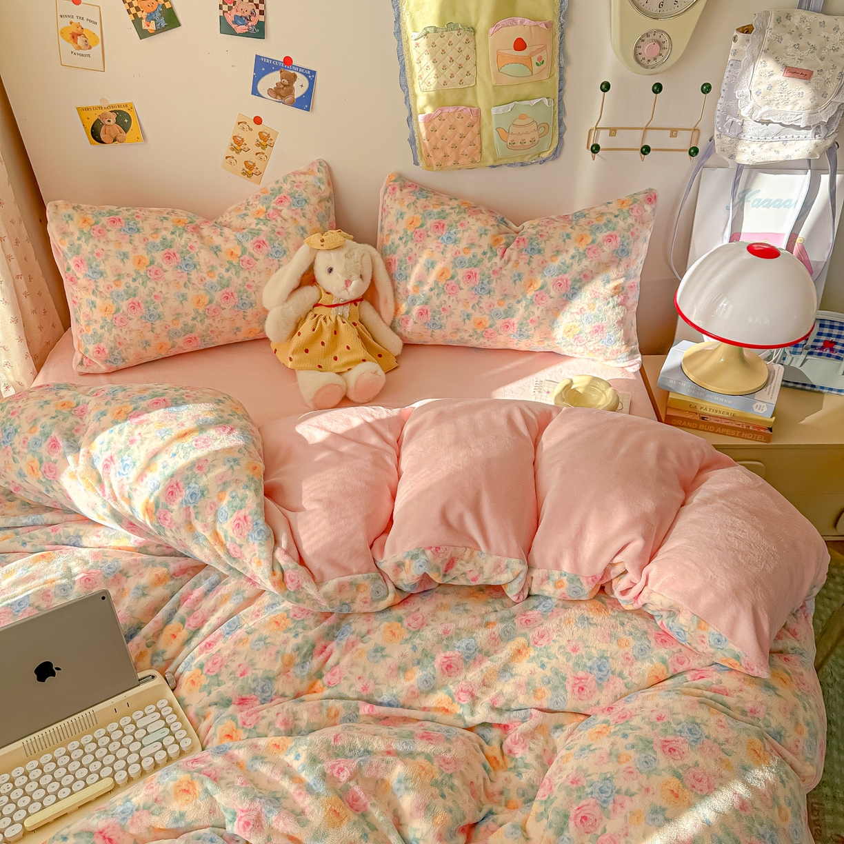 91家纺网 家纺一手货源 找家纺 韩巢家纺 2025新款双面高克重牛奶绒被套单件被罩 蔷薇语