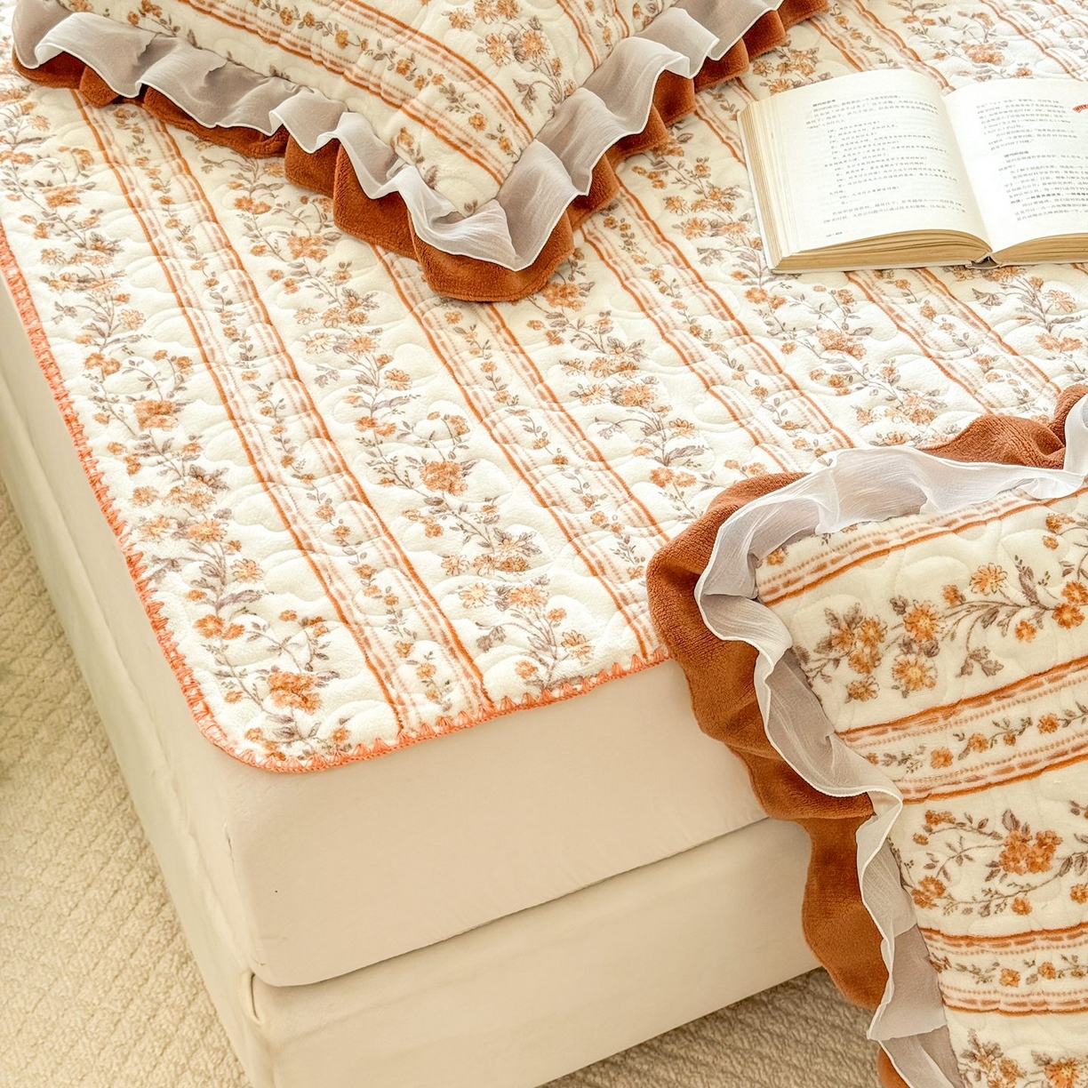 91家纺网 家纺一手货源 找家纺 禧缘家纺（原梦想家） 2025新款牛奶绒三角针绑带款夹棉床笠床单 落日云舒-绑带款