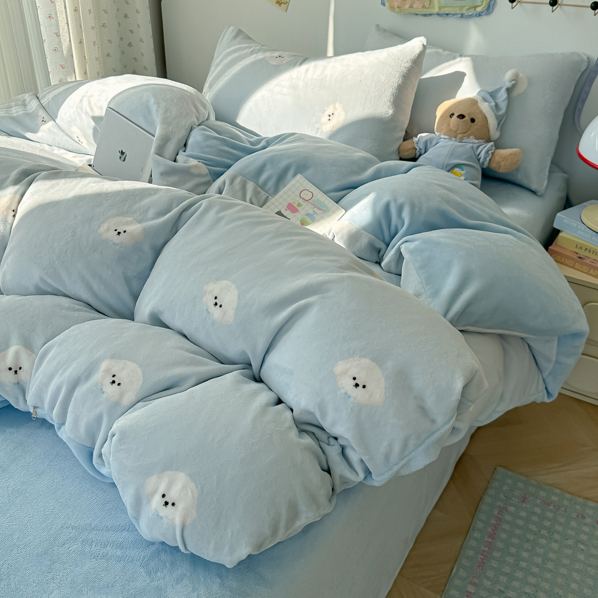 91家纺网 家纺一手货源 找家纺 韩巢家纺 2025新款双面高克重牛奶绒被套单件被罩 绒绒小狗-蓝