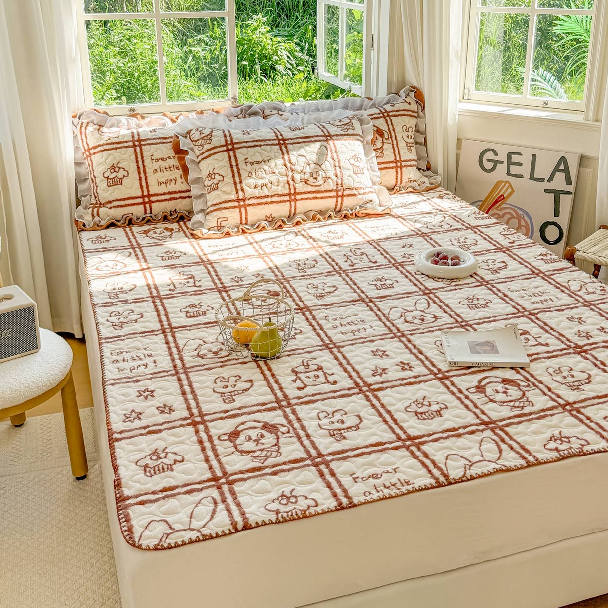 91家纺网 家纺一手货源 找家纺 禧缘家纺（原梦想家） 2025新款牛奶绒三角针绑带款夹棉床笠床单 摩卡小镇-绑带款