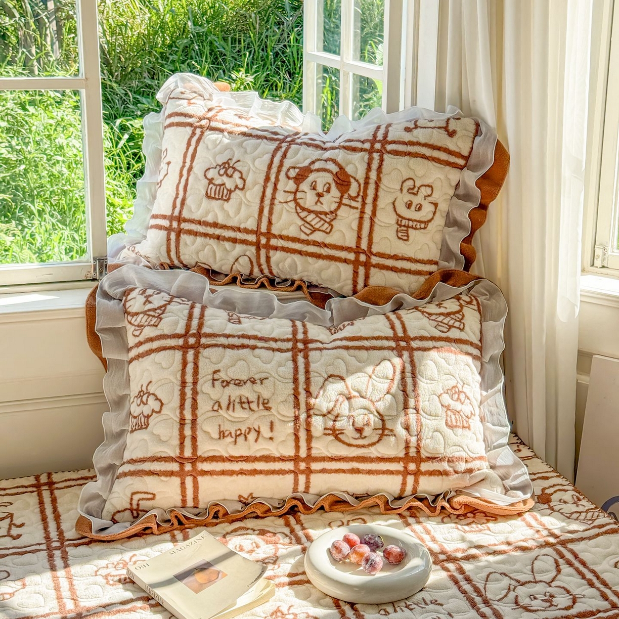 91家纺网 家纺一手货源 找家纺 禧缘家纺（原梦想家） 2025新款牛奶绒三角针绑带款夹棉床笠床单 摩卡小镇-绑带款