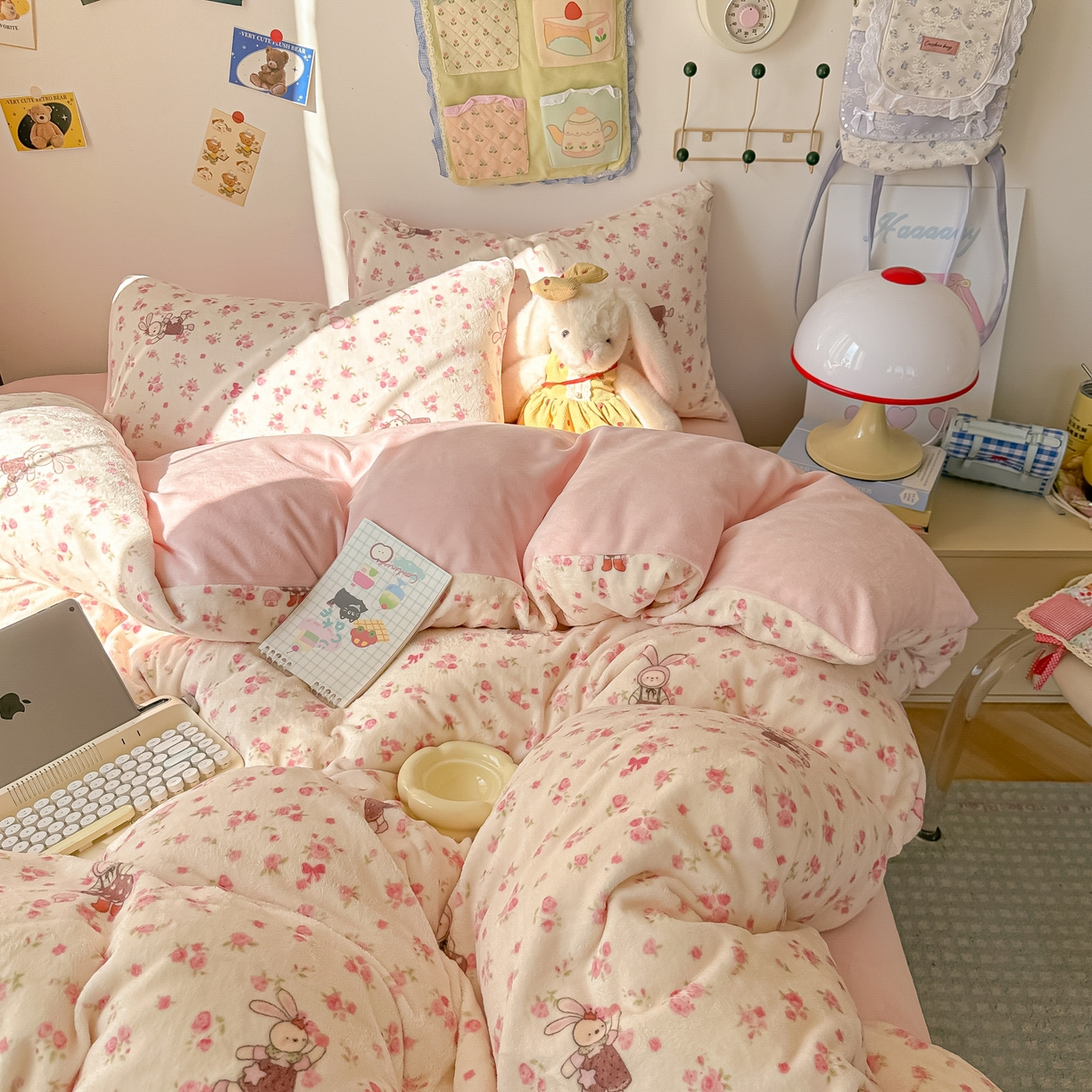 91家纺网 家纺一手货源 找家纺 韩巢家纺 2025新款双面高克重牛奶绒被套单件被罩 小免舞