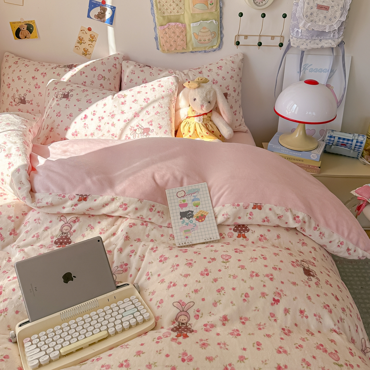 91家纺网 家纺一手货源 找家纺 韩巢家纺 2025新款双面高克重牛奶绒被套单件被罩 小免舞