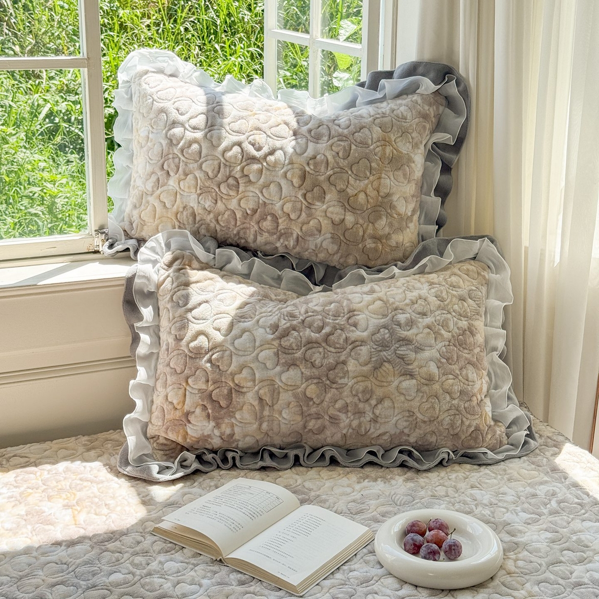 91家纺网 家纺一手货源 找家纺 禧缘家纺（原梦想家） 2025新款牛奶绒三角针绑带款夹棉床笠床单 雾都茶花-绑带款