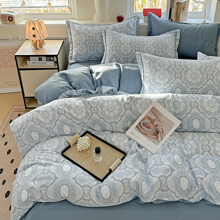 91家纺网 家纺一手货源 找家纺 优选直播新款全棉磨毛喷气印花四件套加厚纯棉三件套（一字绣工艺款）学生三件套 絮语