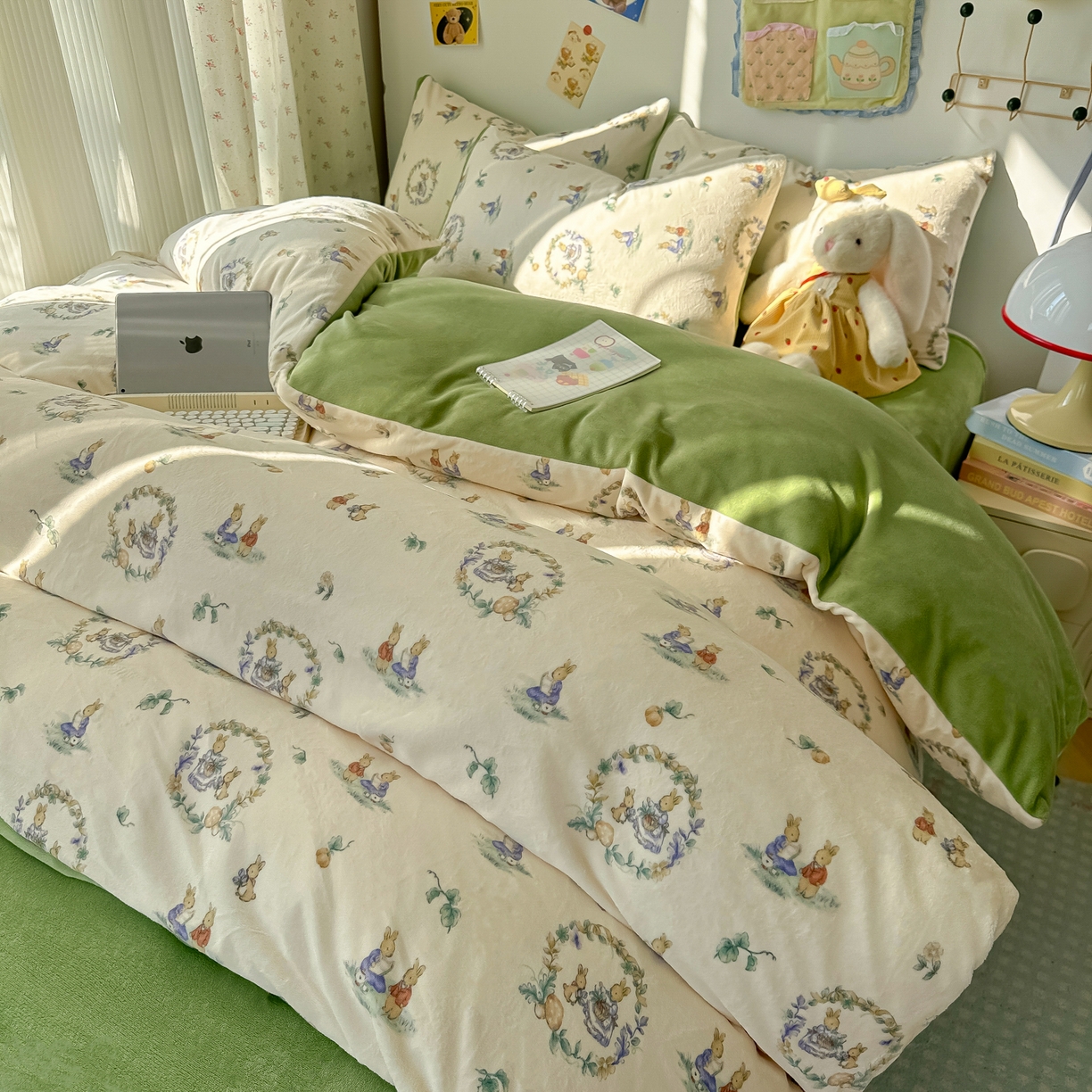 91家纺网 家纺一手货源 找家纺 韩巢家纺 2025新款双面高克重牛奶绒被套单件被罩 小兔幻境