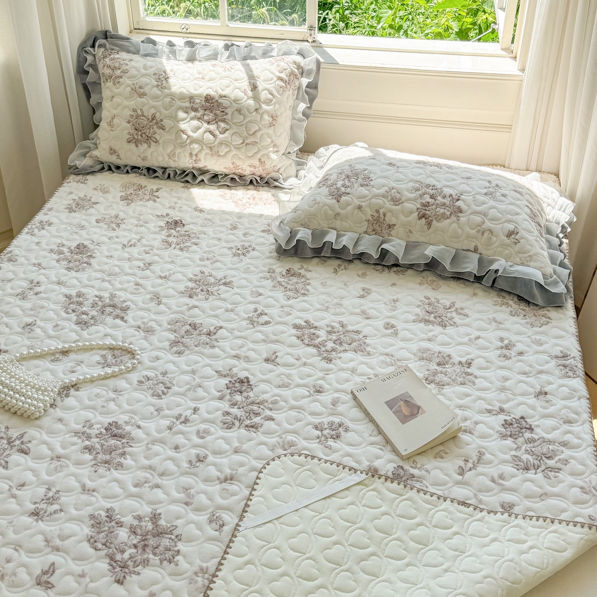 91家纺网 家纺一手货源 找家纺 禧缘家纺（原梦想家） 2025新款牛奶绒三角针绑带款夹棉床笠床单 杏花微雨-绑带款